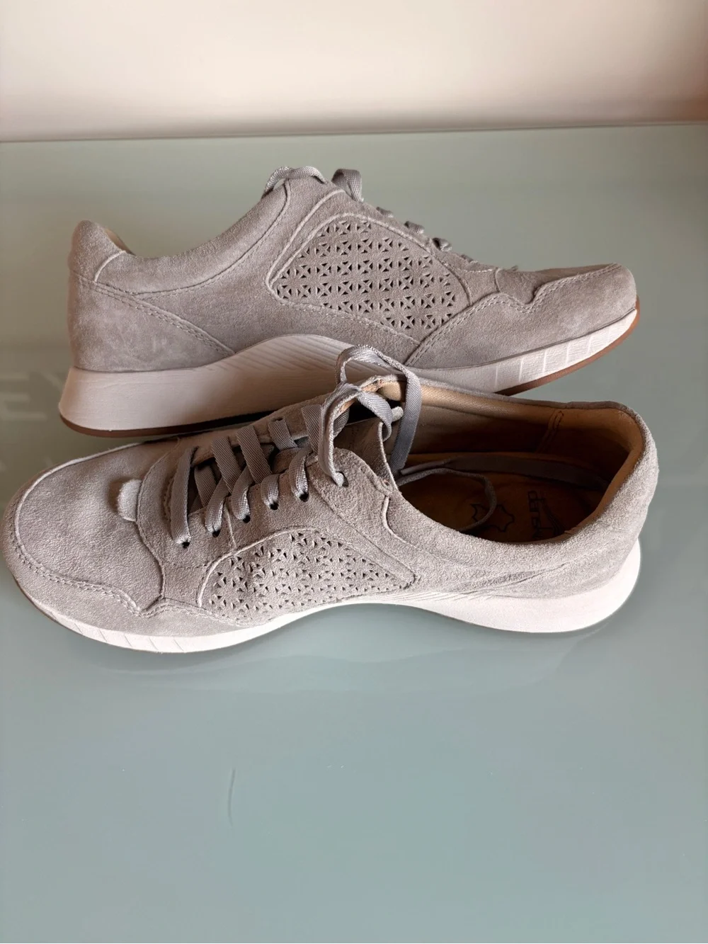 Dansko catie/Gray Suede Lace-Up Sneakers